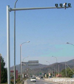 圆锥形道路交通电子警察杆件