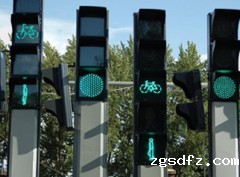 交通一体式人行横道灯:luck18中国体育彩票官网最新定制生产