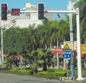 交通八角锥单悬臂信号灯杆