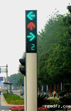 交通一体化信号灯杆