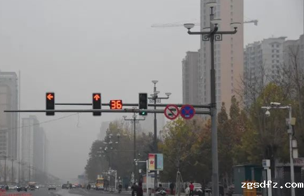 交通信号灯杆件