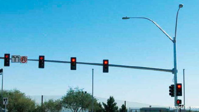 交通信号灯路灯杆