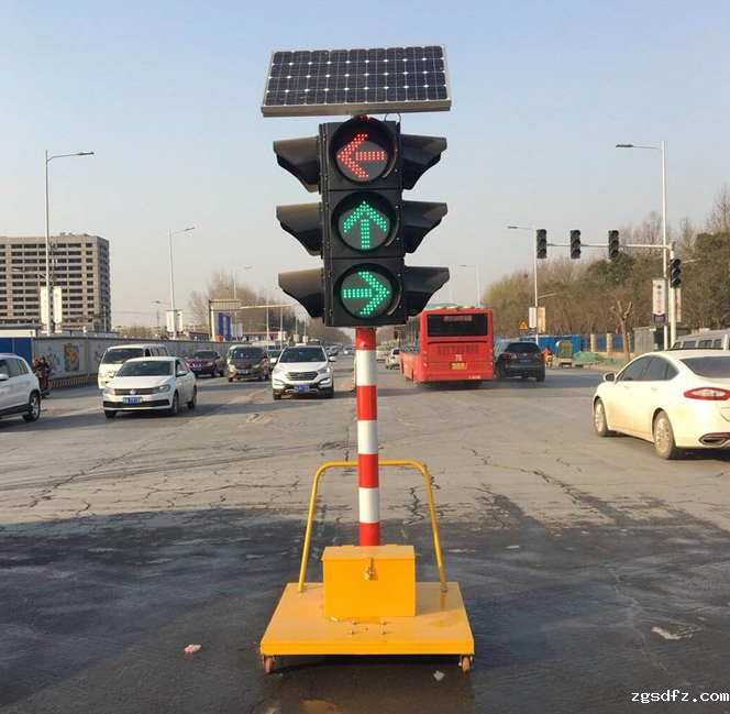 太阳能移动信号灯