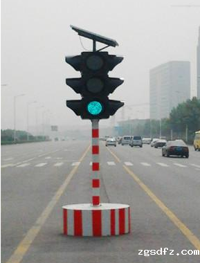 太阳能移动信号灯